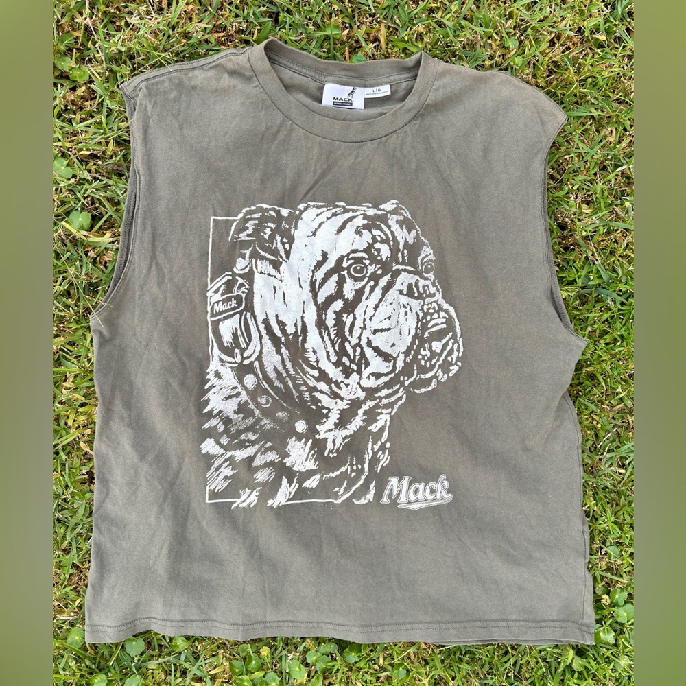 Pre-owned Mack Truck Licensed Sleeveless Shirt w/ Bulldog Graphic, Size Large